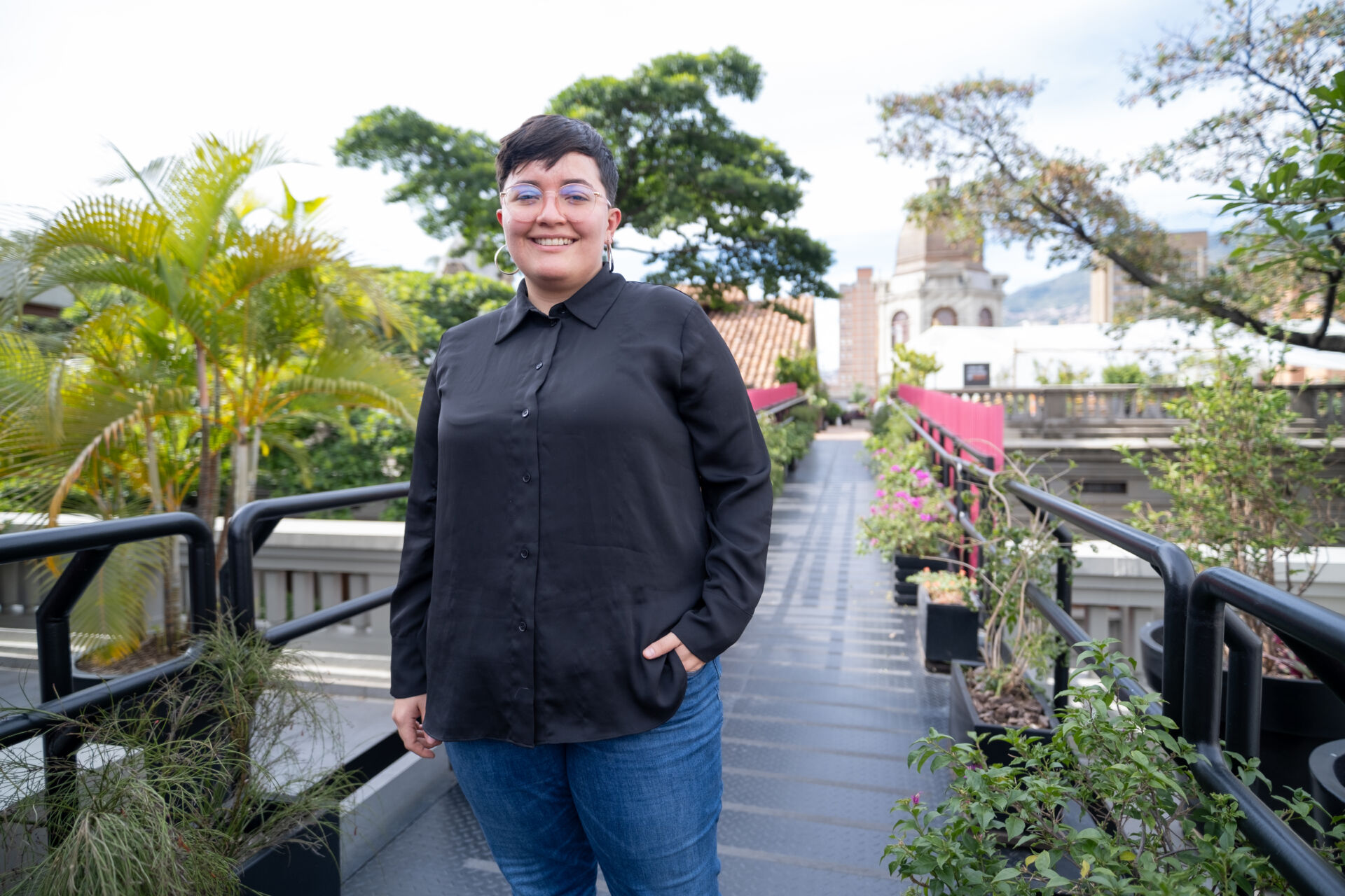 Tatiana fue la primera mujer en dirigir la Filarmónica de Medellín. Las fotos son de Andrés Molano.