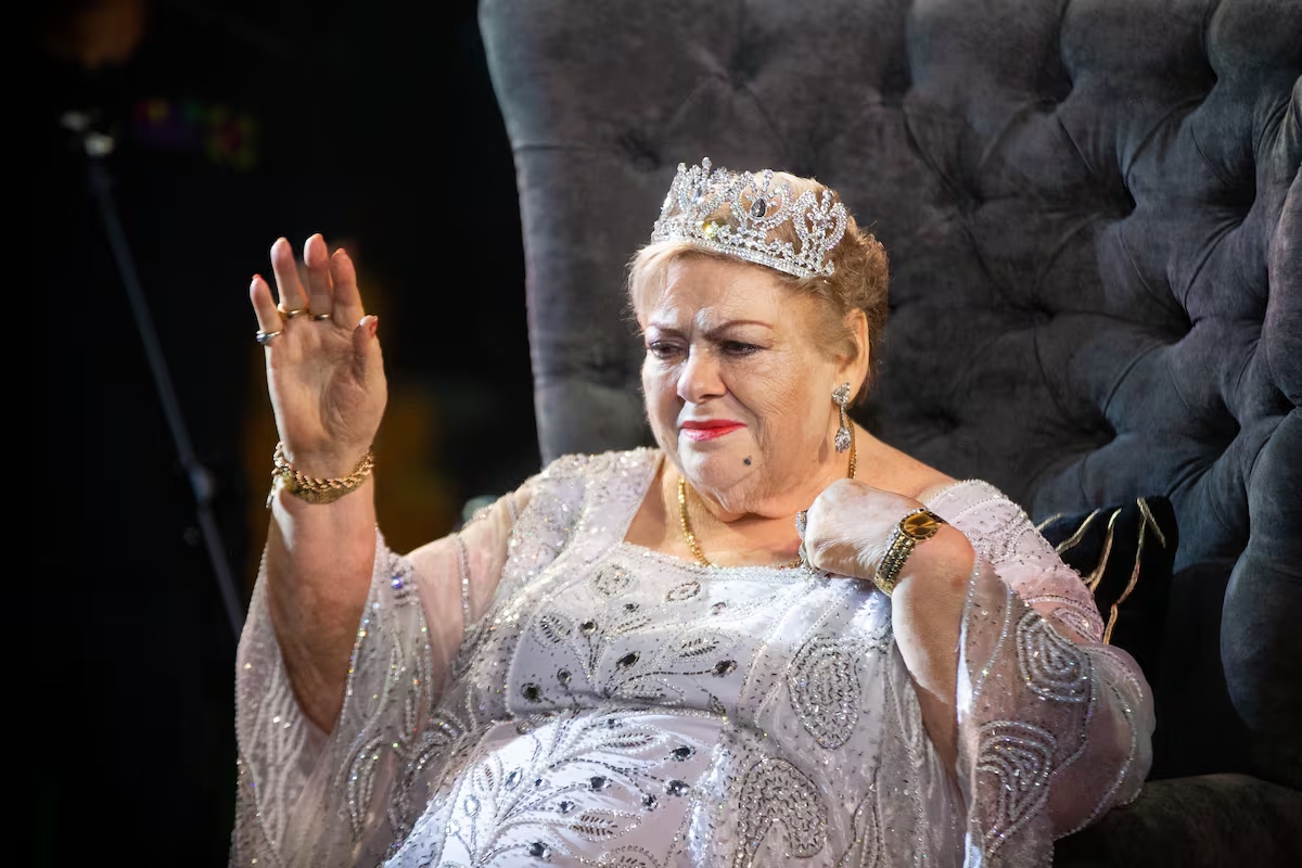 Paquita la del Barrio durante su presentación en el palenque de la Feria Internacional del Caballo de Texcoco 2023.