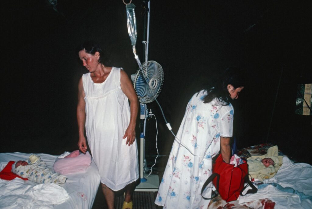 Los partos constituyen la mayor demanda para un hospital después de un desastre. Nació un bebé por día durante los dos años siguientes al desastre.