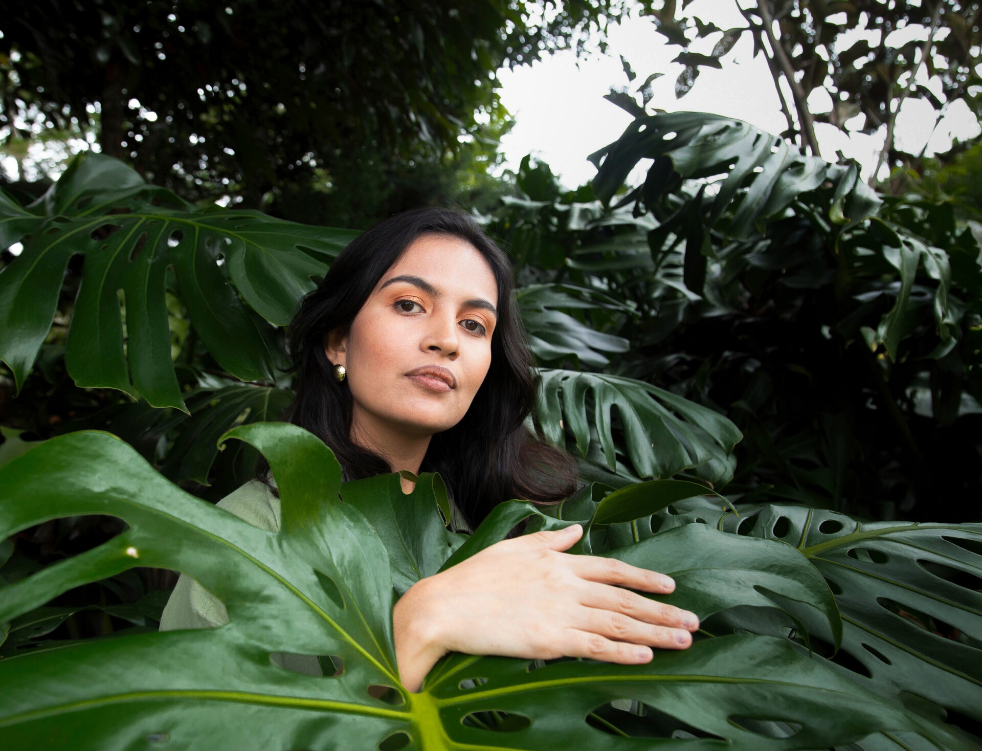 Ana María Vahos, artesana y cantautora, nació en San Pedro de los Milagros, Antioquia, en 1993. En 2023 se presentó en el Festival Estéreo Picnic.