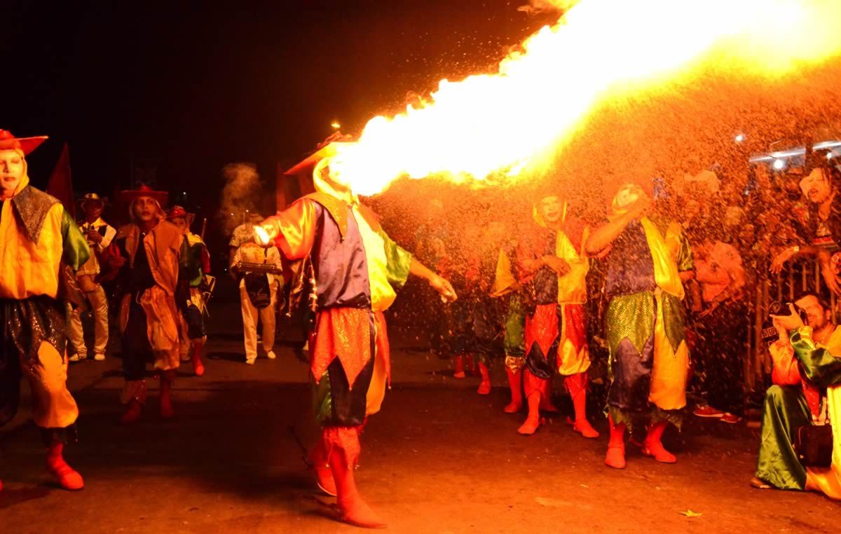 Noche de la Guacherna en el Carnaval de Barranquilla de 2017. Foto tomada de la página del carnaval.