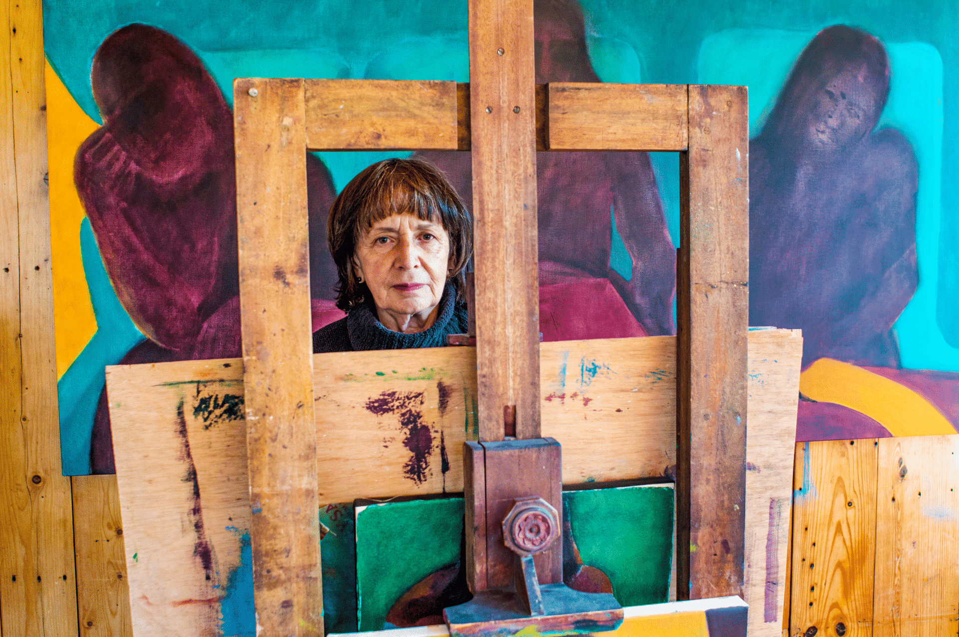 Beatriz González en su taller. Bogotá, 2010. Foto de Vasco Szinetar.